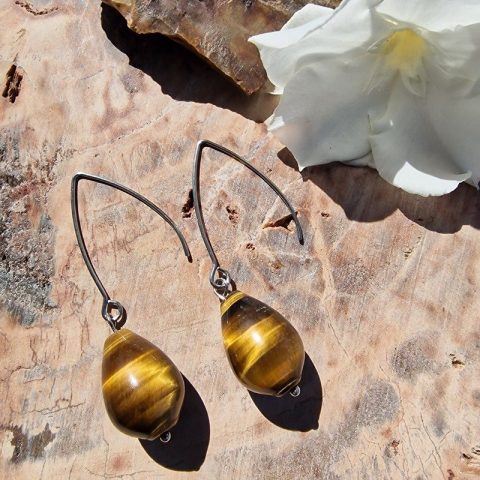 tigrisszem-fulbevalo