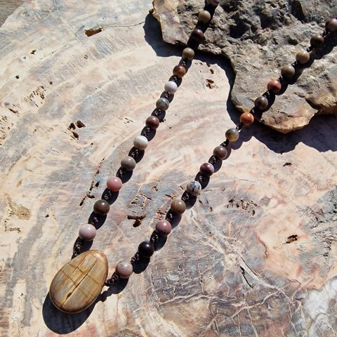 megkovesedett-fa-nyaklanc