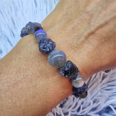 labradorit-iolit-karkoto