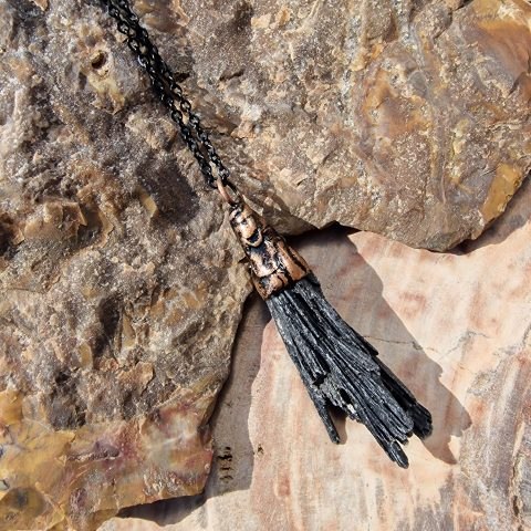 fekete-kianit-nyaklanc