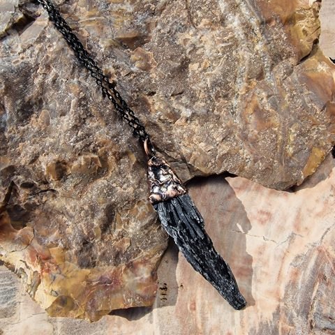 fekete-kianit-nyaklanc