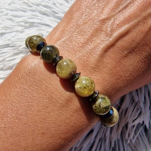 grosszular-asvany-karkoto