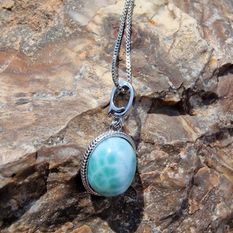 larimar-asvany-nyakalnc