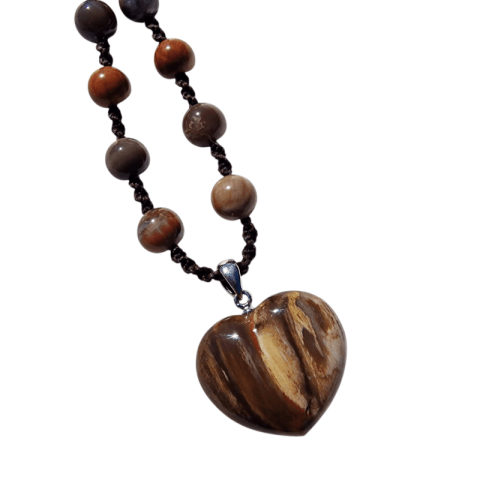 Megkövesedett fa ékszer