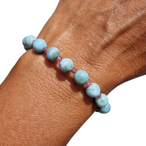 Larimar karkötő 2 mm-es fazettált rubin köztesekkel